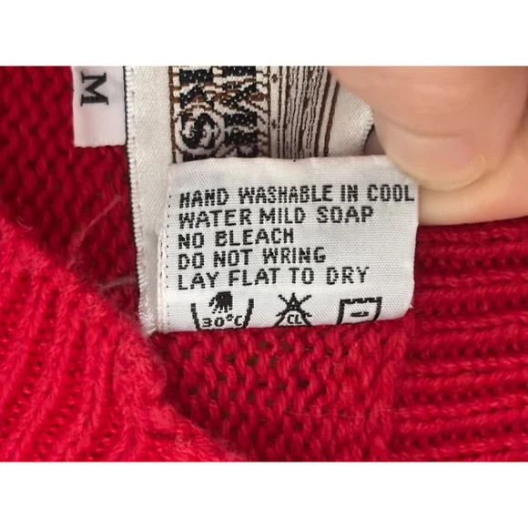 Vintage The Import Workshop Women's Medium Red V-Neck Knit Sweater Grandmacore - Picture 10 of 12